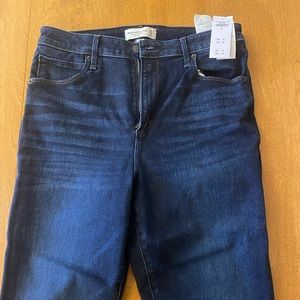 A&F Super Skinny High Rise- size 30